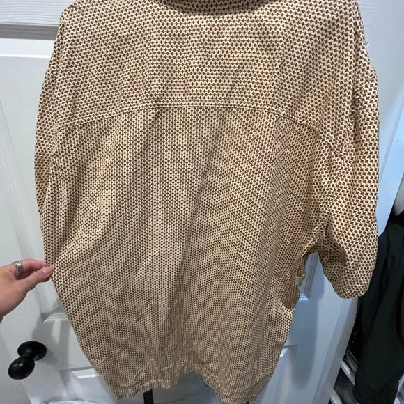 GAP Men's Tan Geometric Button Down Shirt - Picture 3 of 3